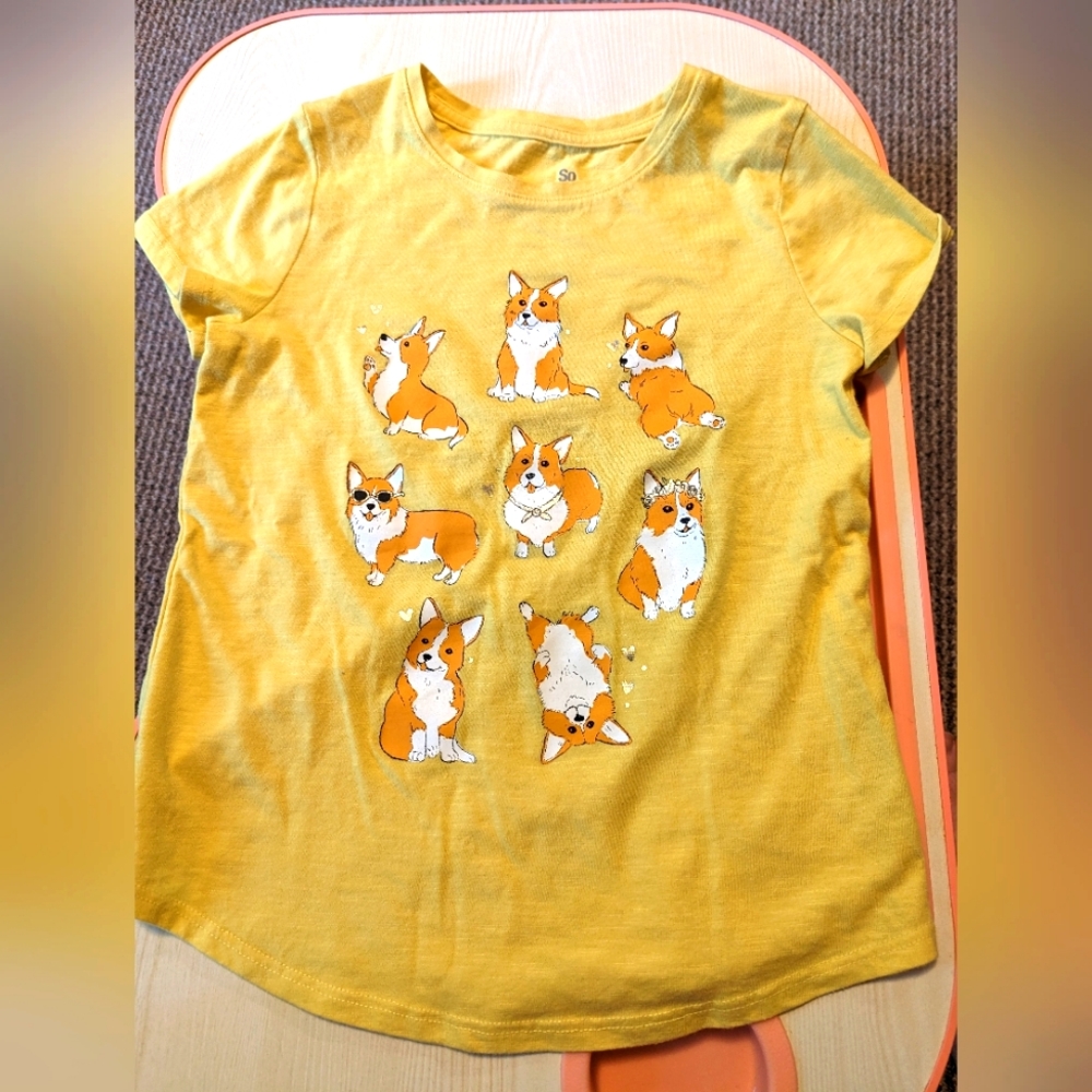 Corgi yellow 💛 foil tee Girls small size 7